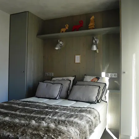 Cosy A Avec Spacieuse Et Parking - Fr-1-563-44 * Courchevel